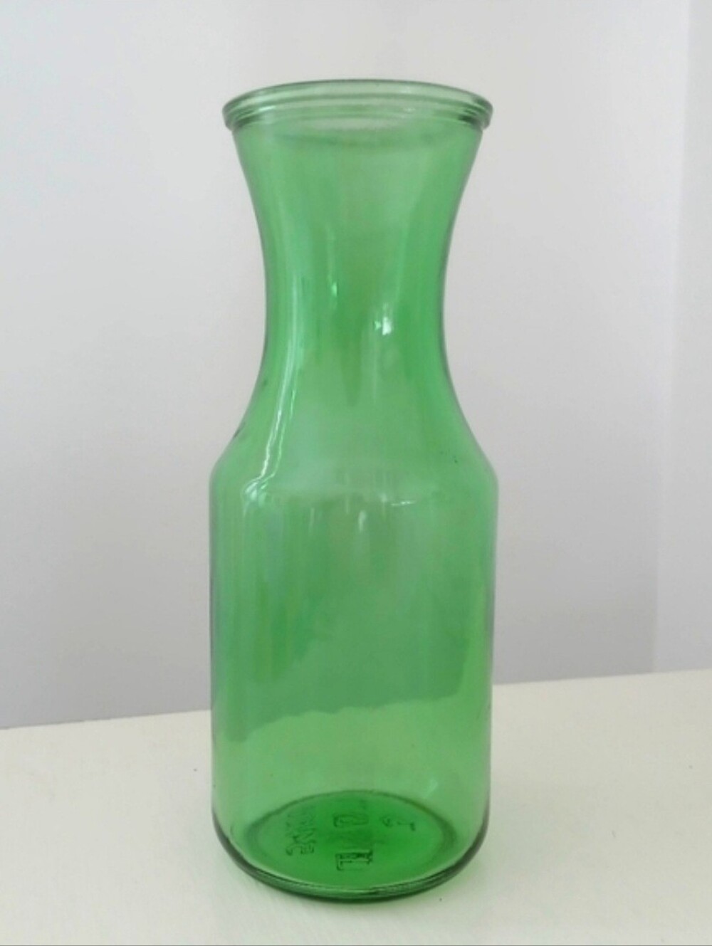 🇨🇦 Vintage 1970s Emerald Green Carafe